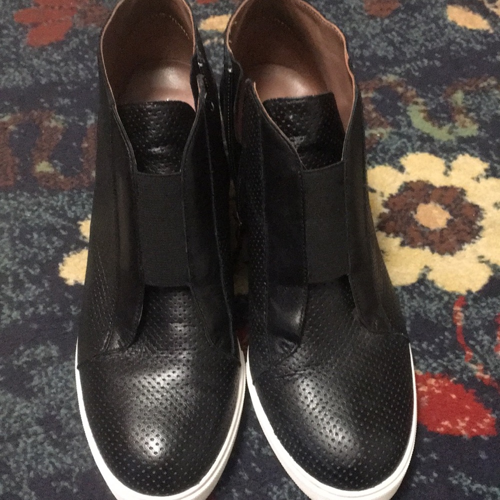 Black wedges Paolo brand